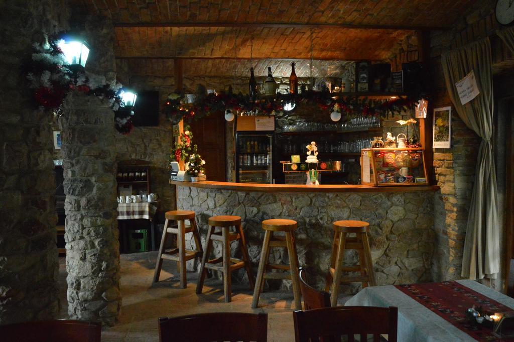 Restaurace A Penzion U Lva Karlstejn Bagian luar foto